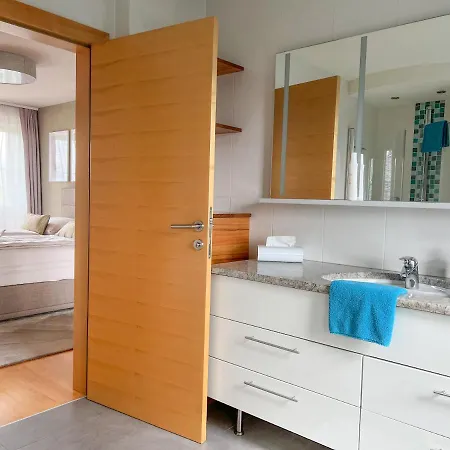 Elegante, Moderne Im Grunen Apartment Kraiham
