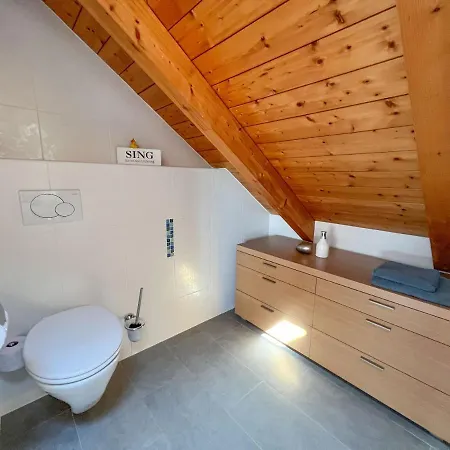 Elegante, Moderne Im Grunen Kraiham