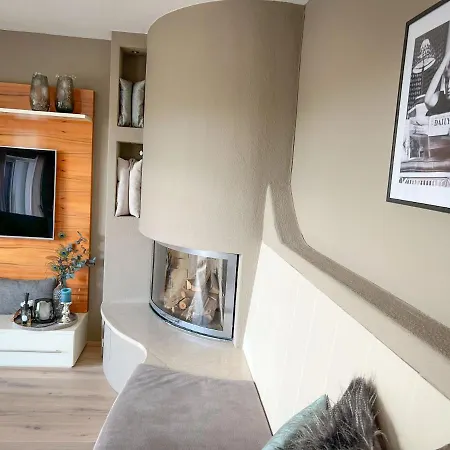 Elegante, Moderne Im Grunen *
